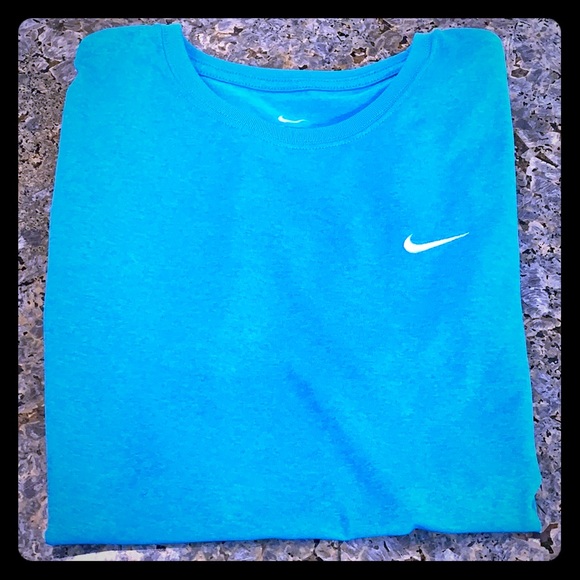 Nike Tops - 💃Nike dri-fit